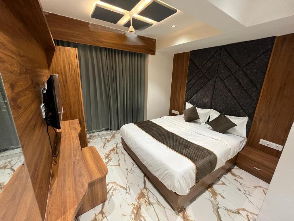 Hotel Paramount Villa Gandhinagar Exterior photo