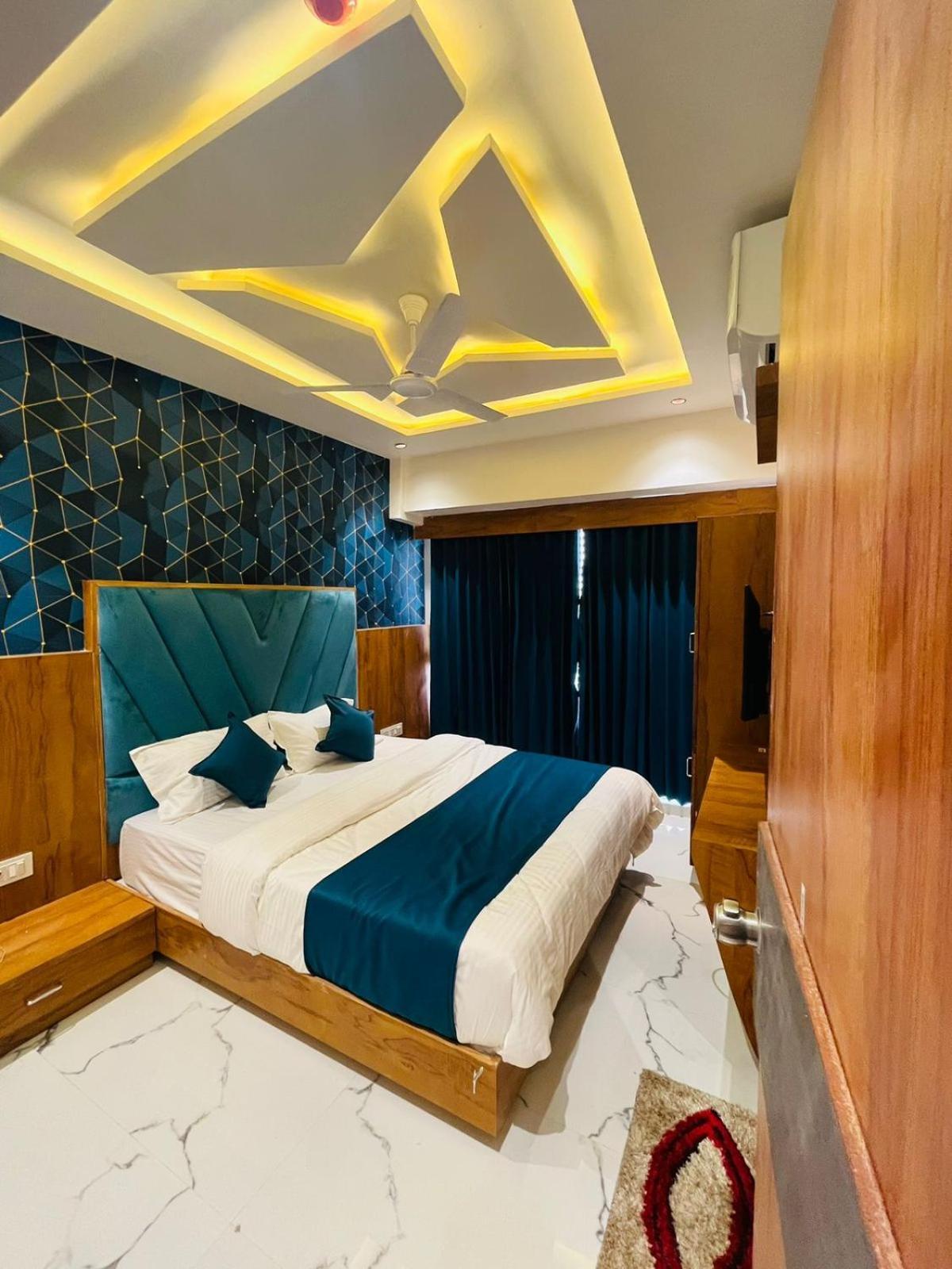 Hotel Paramount Villa Gandhinagar Exterior photo