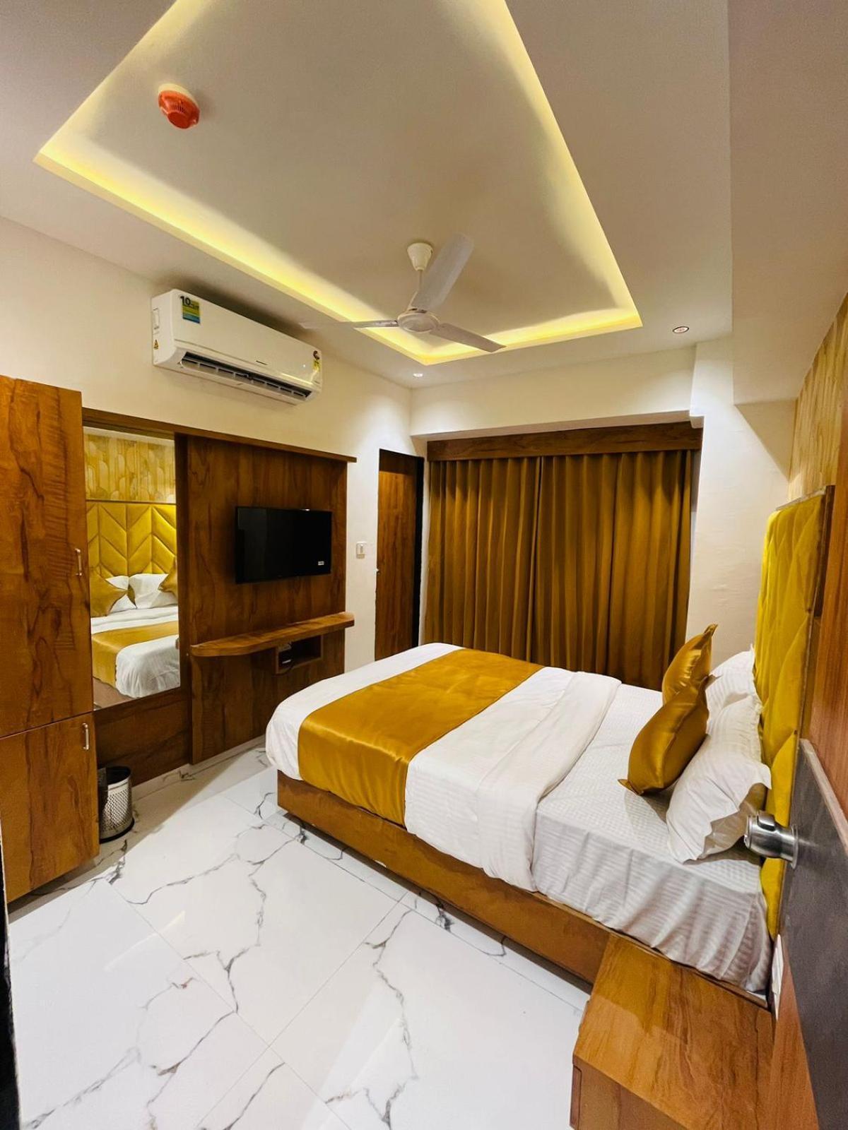 Hotel Paramount Villa Gandhinagar Exterior photo