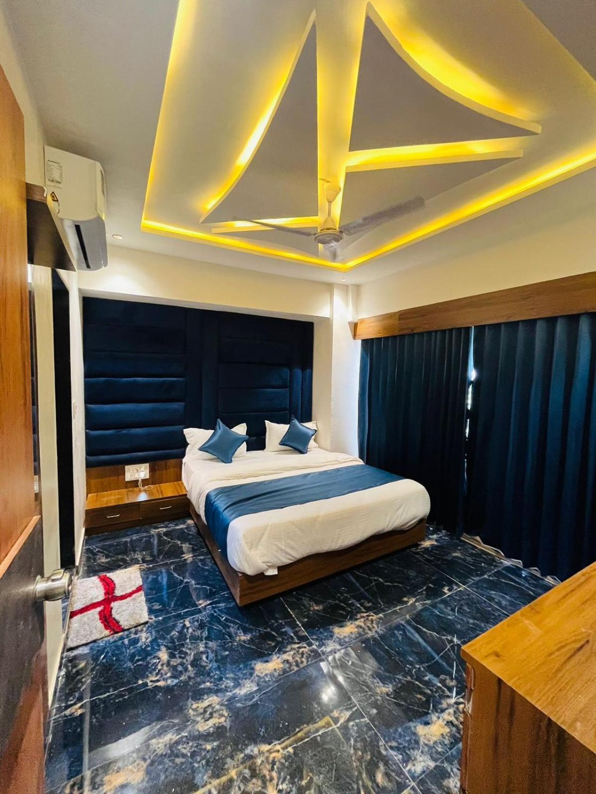 Hotel Paramount Villa Gandhinagar Exterior photo