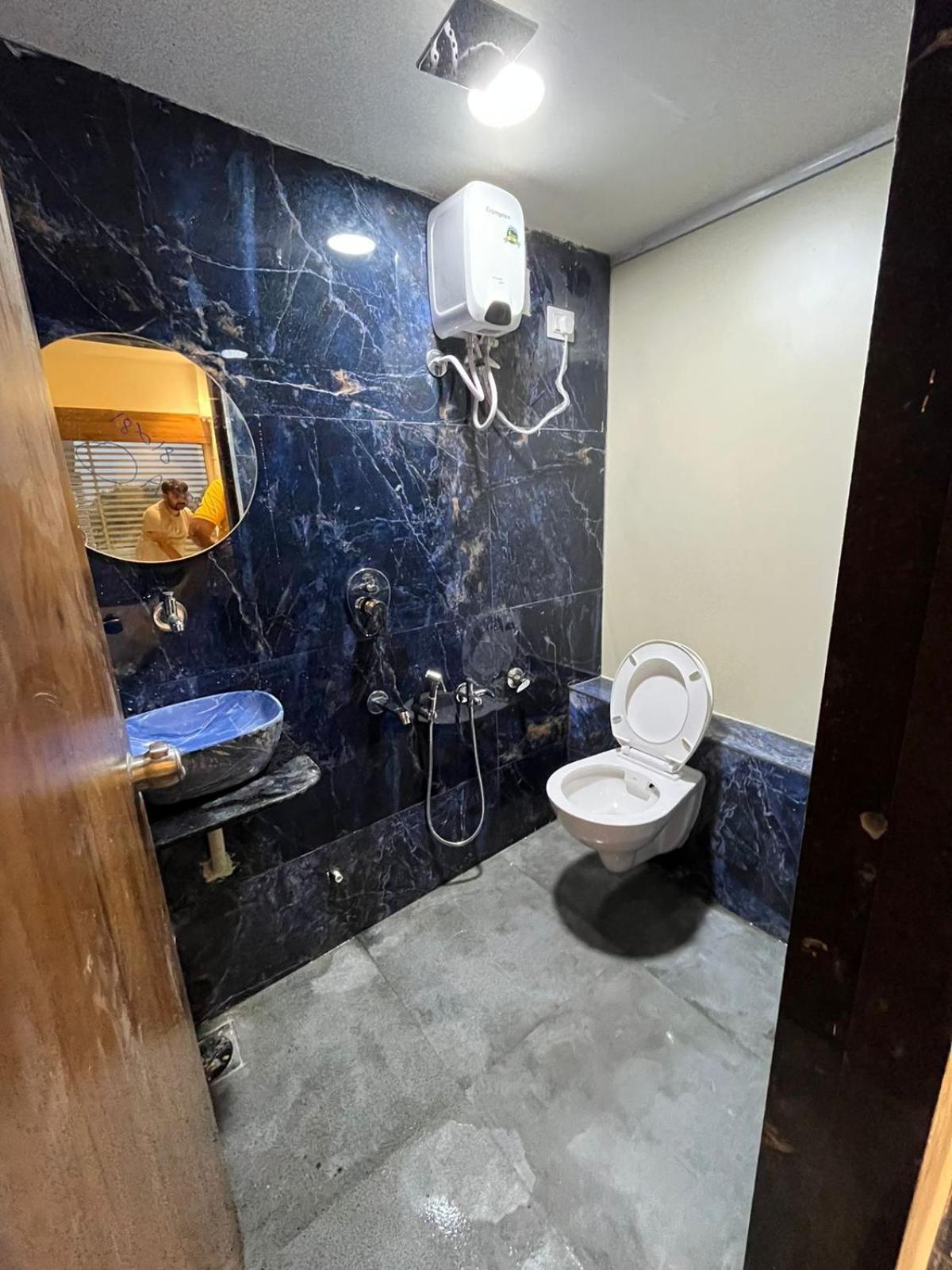 Hotel Paramount Villa Gandhinagar Exterior photo